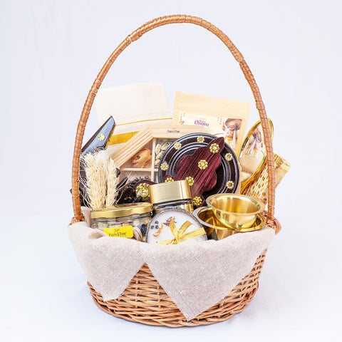 Royal Onam Heritage Hamper – Traditional Decor, Kerala Spices & Gourmet Delights